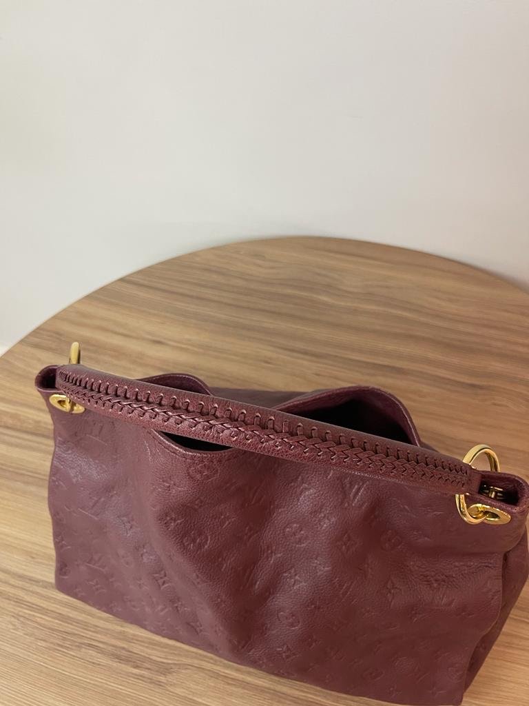 f26b7304-4d4d-4f57-9f63-3977e2e735d8